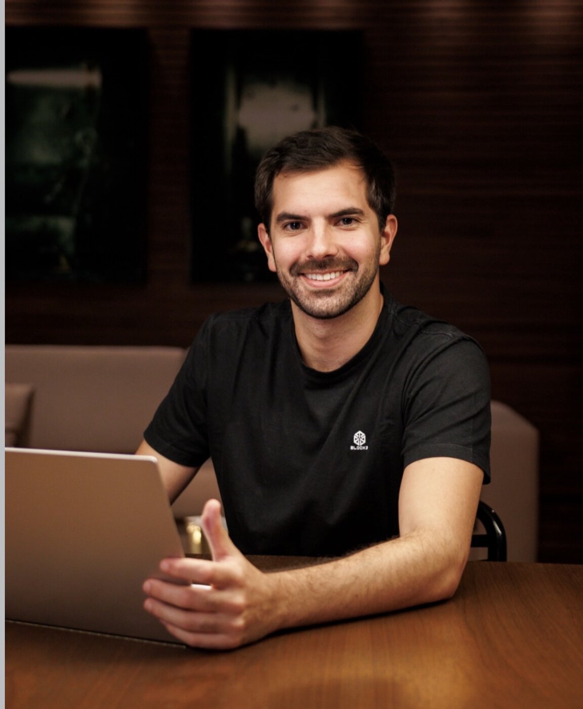 Cliente da Evolve em retrato editorial premium